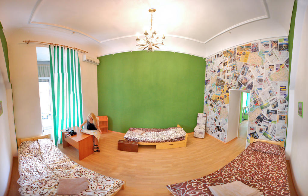 אודסה Chemodan Hostel חדר תמונה