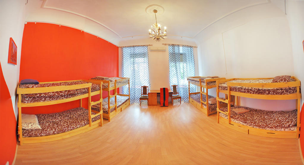 אודסה Chemodan Hostel חדר תמונה
