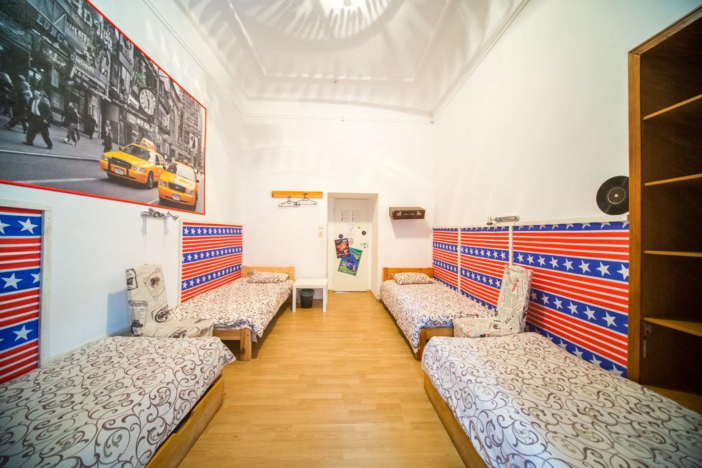 אודסה Chemodan Hostel מראה חיצוני תמונה